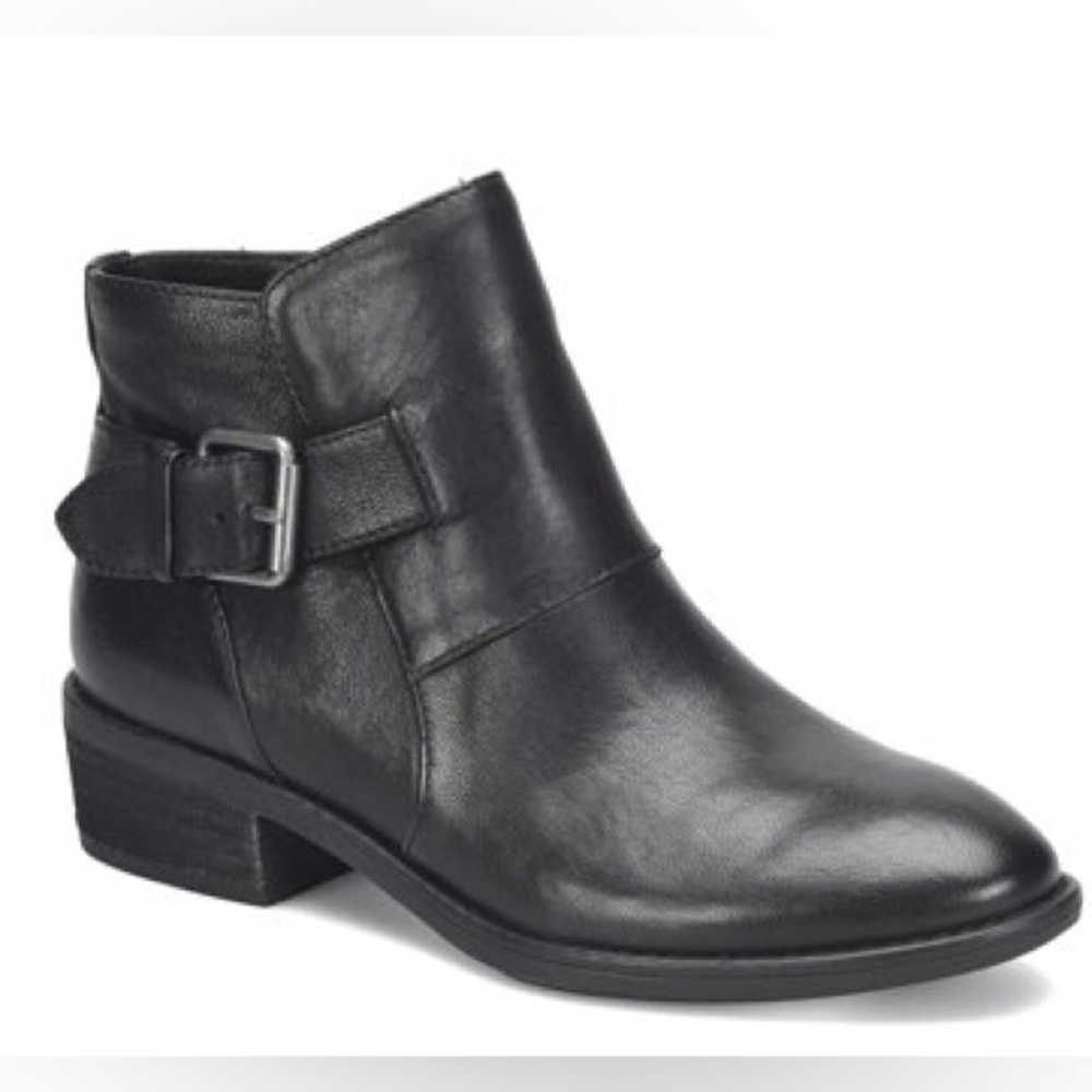 Woman’s Wide Comfortiva Cardee Black Ankle Bootie